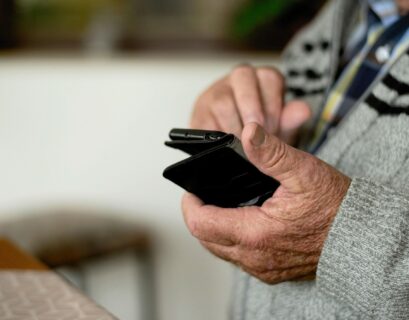 arrestate 7 persone per truffe ad anziani